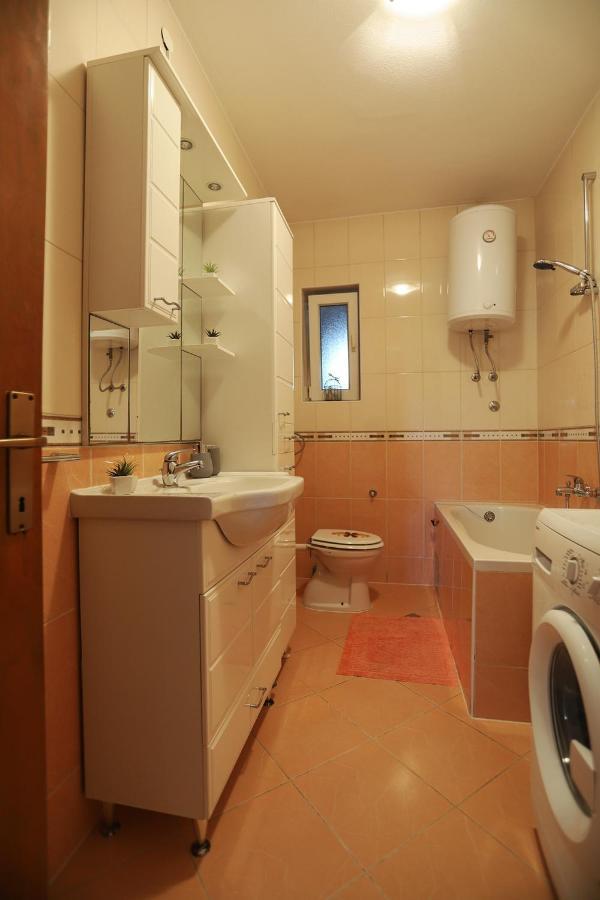 Stone Sun Apartment Kastela Exterior photo